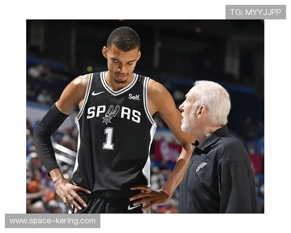 文班亚马福克斯挡拆威力显著,马刺赛季三杀国王显战术成熟 文班亚马福克斯挡拆威力显著,马刺赛季三杀国王显战术成熟