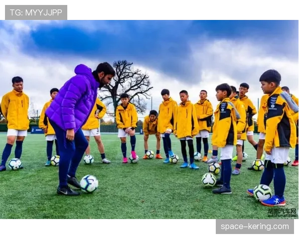 通讯:英超联盟推出“足球与社区”教育项目,旨在通过足球课程提升青少年心理健康